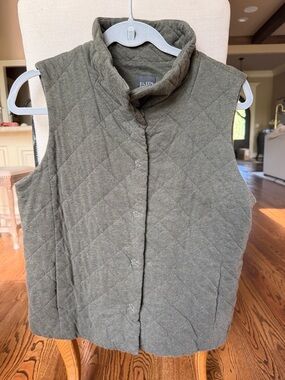 Eileen Fisher Quilted Stand-Collar Vest in Olive size medium